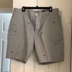 Vineyard Vines shorts size 38